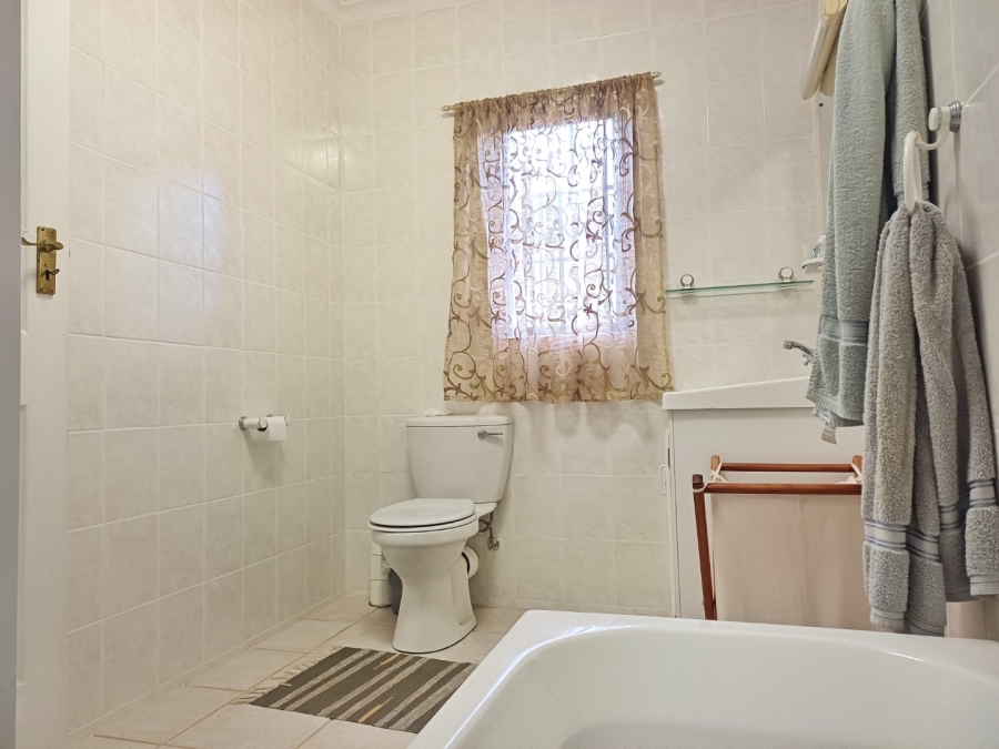 3 Bedroom Property for Sale in Grootbrakhoogte Western Cape